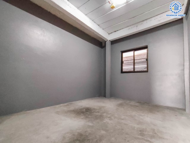 *****ทาวน์เฮ้าส์มือสองย่านนนทบุรี ม.ลภาวัน11 ชัยพฤกษ์ หลังมุม! เนื้อที่เยอะถึง 41 ตร.ว. ตอบโจทย์ทุกการใช้ชีวิต ฟังก์ชันเหมือนบ้านเดี่ยว 5 ห้องนอน 3 ห้องน้ำ 1 ที่จอดรถ บ้านสภาพสวย พร้อมเข้าอยู่ เชื่อมต่อถ.บางกรวย-ไทรน้อย ถ.ชัยพฤกษ์ และถ.ราชพฤกษ์ จองเลย!